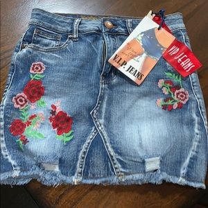 Girl/Junior jean skirt. Size small